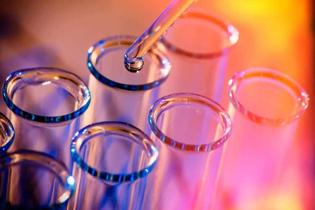 Crear super antibióticos hace que las bacterias sean cada vez más resistentes