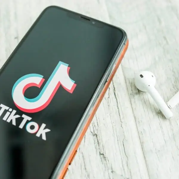 TikTok Preve Incorporar Avatares Automáticos por IA