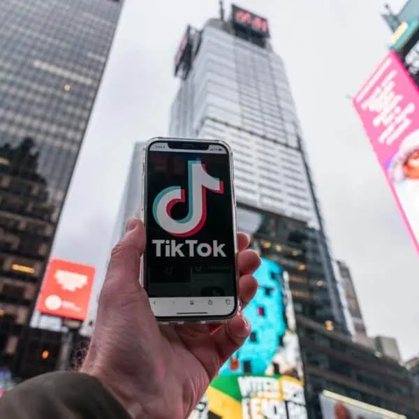 Nueva York Prohíbe TikTok en Dispositivos Gubernamentales